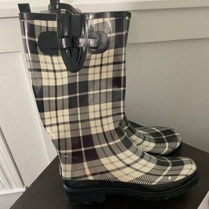 Rain boots